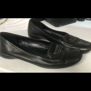 Prada flats. Sz.9M black soft leather pre owned
